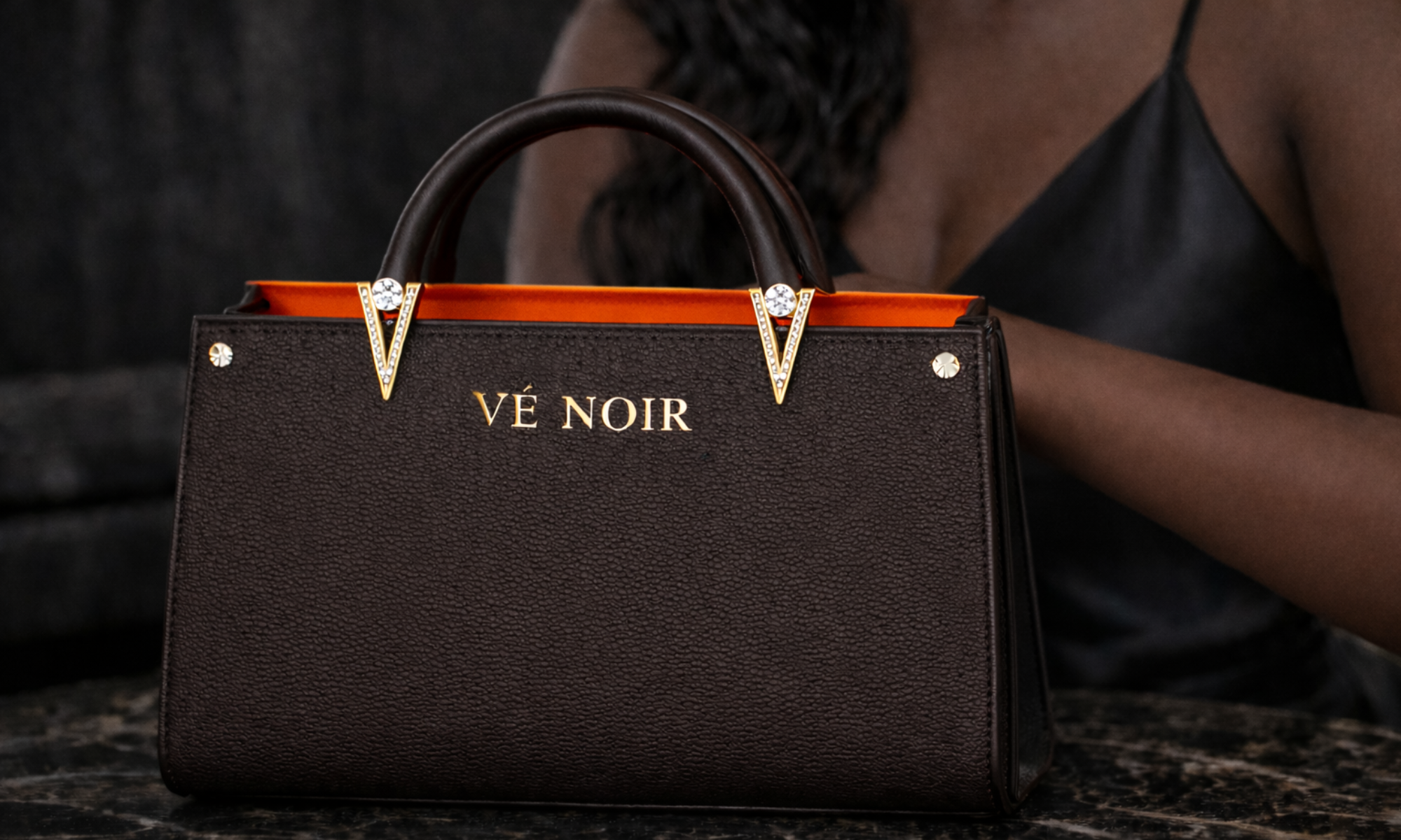 VÉ NOIR Handbag BM14KLAB